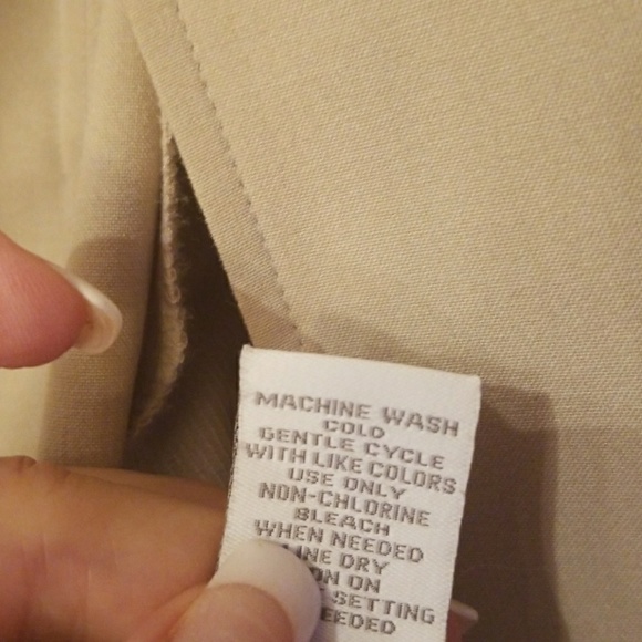 Cream colored dressbarn blazer - Picture 3 of 4